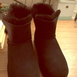 Ugg Classic Cuff Mini 9.5- Never worn, brand new